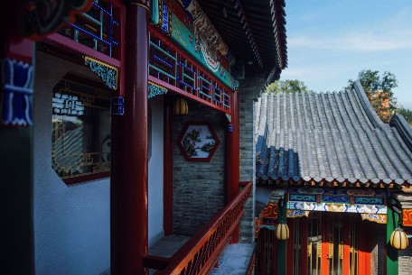 傳統(tǒng)建筑美學(xué)與現(xiàn)代旅游開發(fā)的融合——北京四合院
